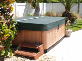 Hot tub cover without spa cap on it