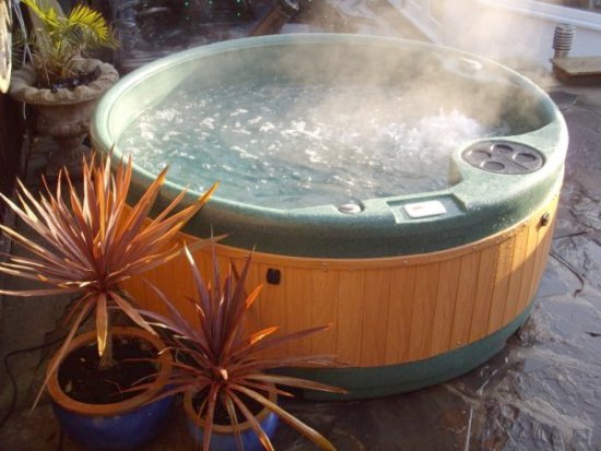 Bubbling hot tub